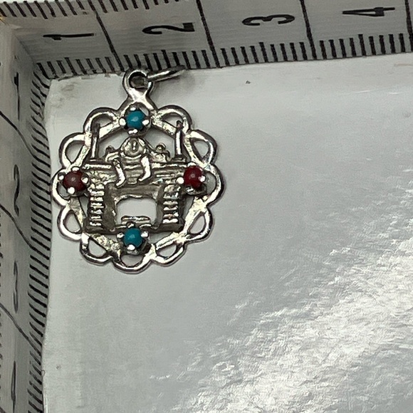 Vtg 925 Sterling Silver Christmas Stocking Fireplace Charm / Pendant - Picture 4 of 4